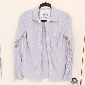 Mossimo Blue and White Seersucker Blouse Shirt L